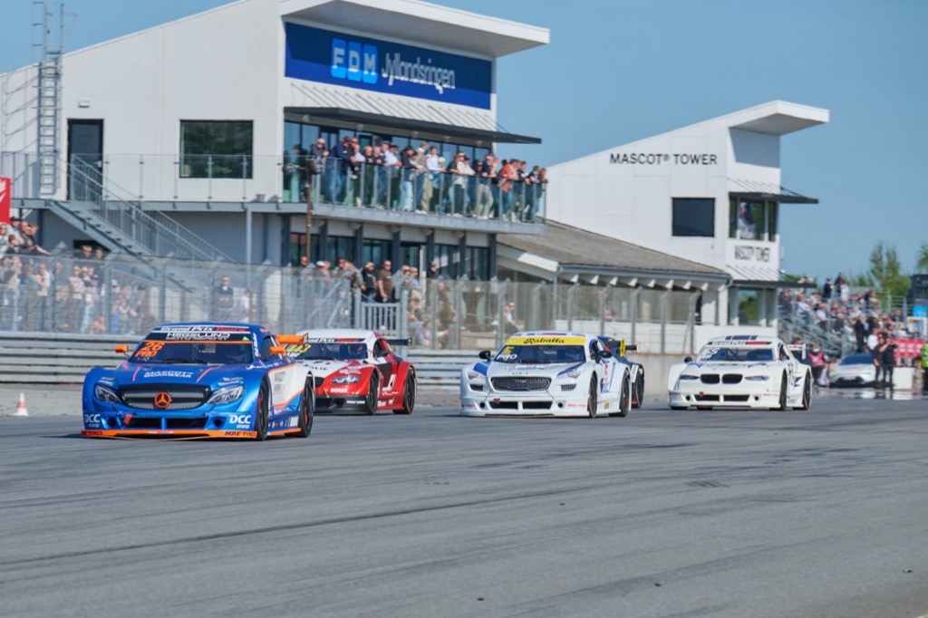 25 Super GT-racere ruller i weekenden ind på FDM Jyllandsringen.
(Foto: Stumpphoto)